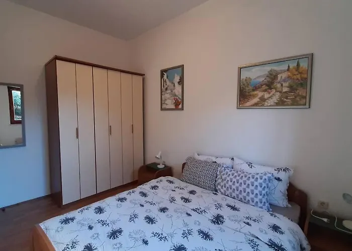 Quiet & Lovely Apartment-icici